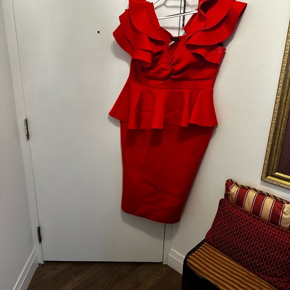 Beautiful plus size red dress - Picture 5 of 6